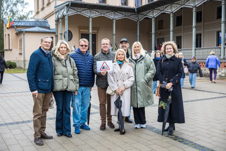 Palangiškiai ir miesto svečiai klausėsi M. K. Čiurlionio simfoninės poemos „Jūra” – mūsų kultūros himno ir įspėjamosios sirenos prieš antikultūrą (FOTO GALERIJA) – nuotrauka 8