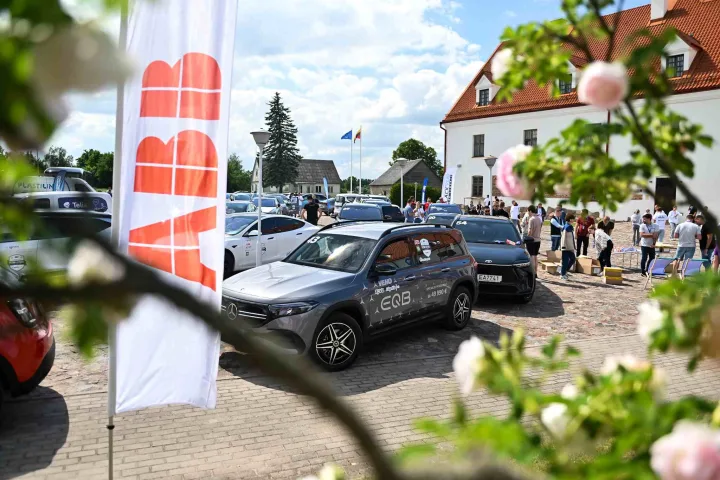 Elektromobilių varžybos „Ignitis ON: pažink Lietuvą!“ finišavo Palangoje – pergales šventė „Porsche“, „Mercedes“ ir „BMW“ ekipažai – nuotrauka 5