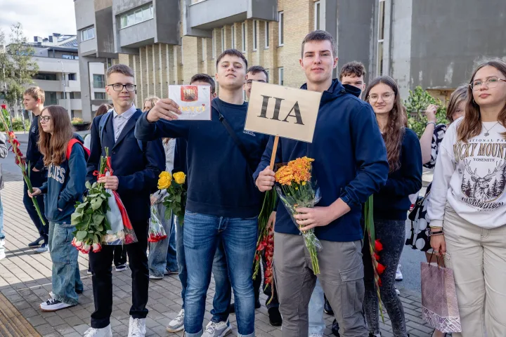 Mokslo metų pradžia Palangos senojoje gimnazijoje (FOTO GALERIJA) – nuotrauka 4