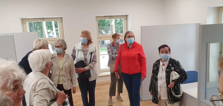 Meras Šarūnas Vaitkus susitiko su Palangos trečiojo amžiaus universiteto senjorais ir aprodė jiems medinę Kurhauzo dalį (FOTO GALERIJA) – nuotrauka 11