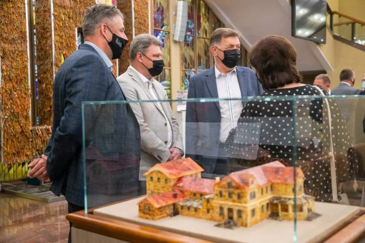 Seime nuotaikingai paminėtas Palangos grąžinimo Lietuvai 100-metis: unikali krašto istorija pristatyta sodria žemaičių tarme!(FOTO GALERIJA) – nuotrauka 3