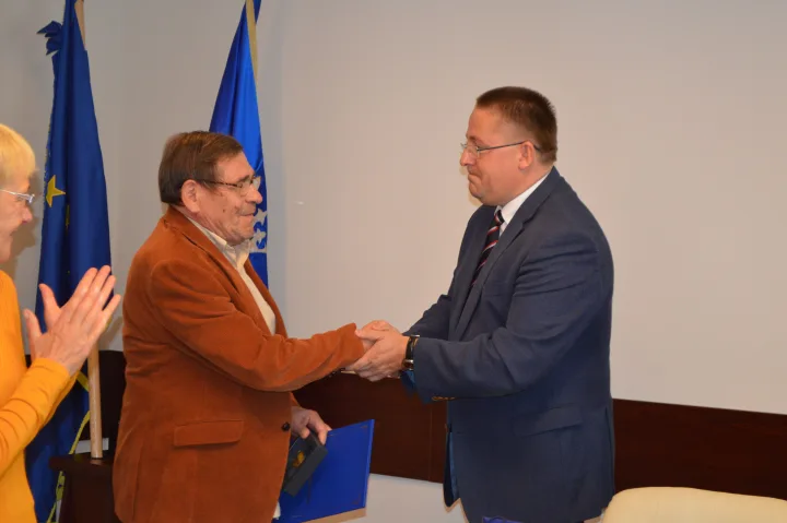 Mokytojų veteranų išėjimas – staigmena, paskatinusi merą viešai padėkoti – nuotrauka 2