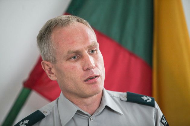 Mažeikių rajono policijos komisariato viršininkas Imantas Motiejūnas: „Manau, kad policijos pareigūnas visų pirma turi būti sąžiningas, teisingas, profesionalus, operatyvus, mandagus bei padedantis paprastam žmogui. Šių moralinių vertybių laikausi ir pats