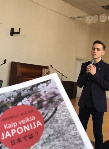 Buvusio gimnazisto Andriaus Kleivos knygos pristatymas – nuotrauka 1
