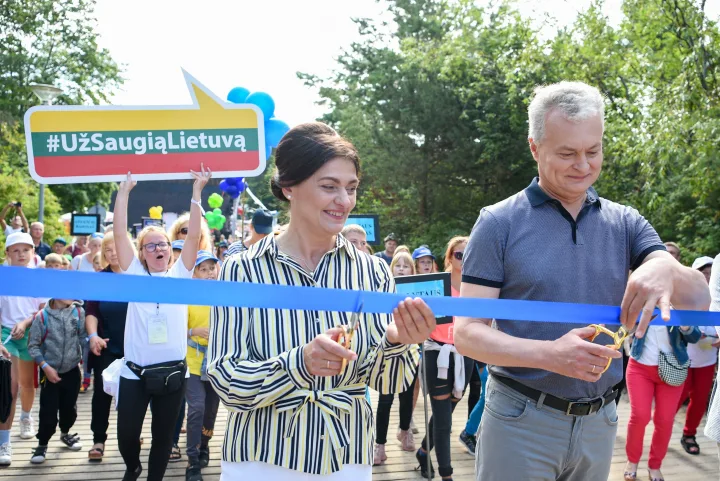 Prezidentas Palangoje palydėjo vaikus pirmąsyk pamatyti jūros – nuotrauka 1