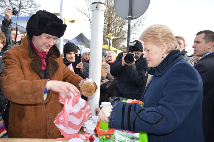 Vienuoliktoje „Palangos stintoje“ žuvį kepė ir prezidentė D. Grybauskaitė – nuotrauka 7