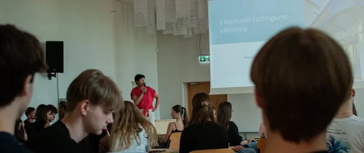 Gimnazijoje įvyko tradicinis pirmokų finansinio raštingumo konkursas