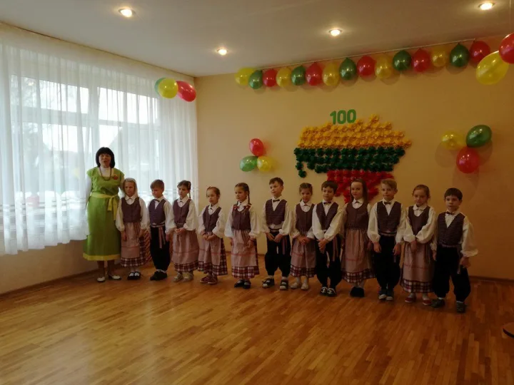 „Lietuvos šalelėj – skamba mūs dainelė“ – nuotrauka 1