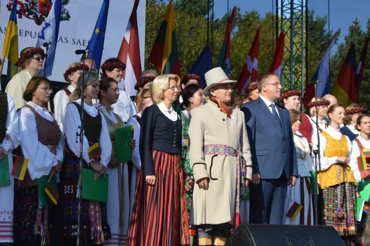 Baltų vienybės diena sugrąžino vasarą: tiestas tiltas tarp dviejų tautų – nuotrauka 2