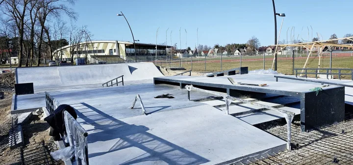 Vis labiau ryškėja šalia Sporto arenos statomas ekstremalaus sporto aikštynas – nuotrauka 1