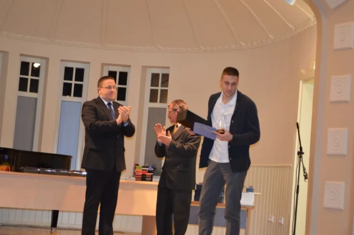 Aplodismentai geriausiam šių metų sportininkui – krepšininkui Erikui Kubiliui.