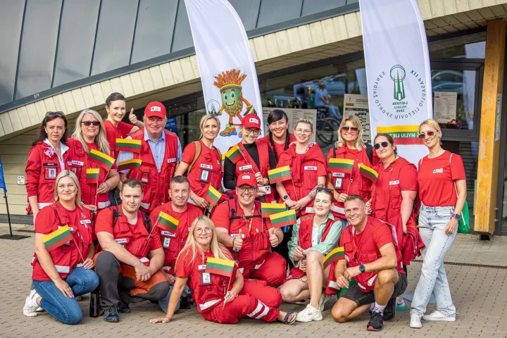 Pasaulio lietuvių sporto žaidynes vainikavo Valstybės diena, nešama 250 metrų trispalvė ir sugiedota „Tautiška giesmė“ (FOTO GALERIJA) – nuotrauka 7