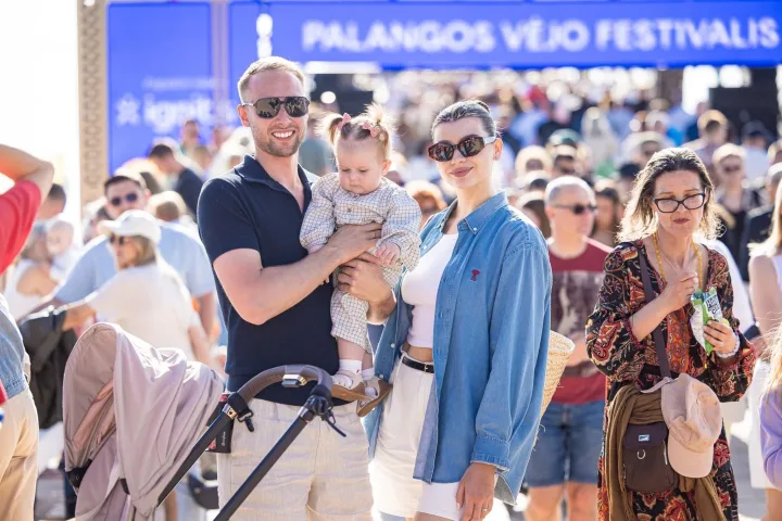 Palangoje įvyko pirmasis Vėjo festivalis: įžiebti atnaujinti Basanavičiaus gatvės ir Palangos tilto šviestuvai (FOTO GALERIJA) – nuotrauka 6