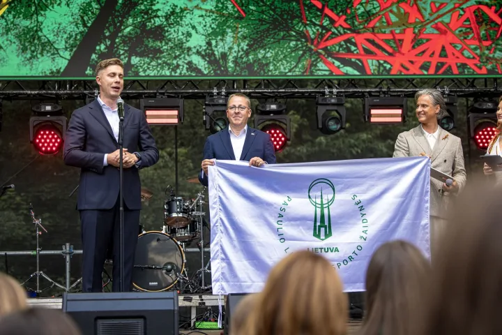 Pasaulio lietuvių sporto žaidynes vainikavo Valstybės diena, nešama 250 metrų trispalvė ir sugiedota „Tautiška giesmė“ (FOTO GALERIJA) – nuotrauka 13