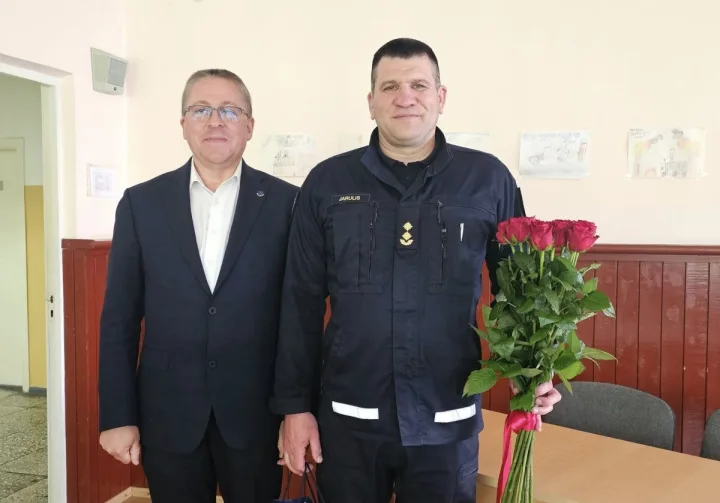 Pasveikino Palangos ugniagesių gelbėtojų vadą Vidmantą Jarulį gražaus gimtadienio proga