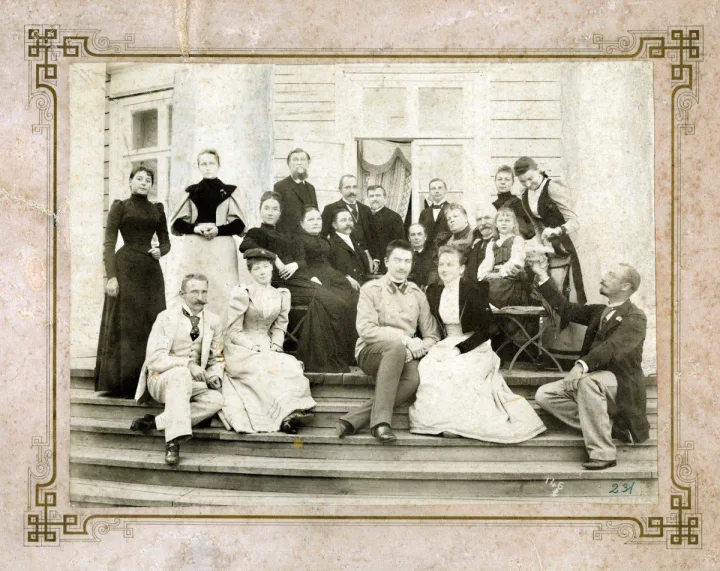 Tiškevičiai su artimaisiais Palangoje. Nežinomas fotografas.1888–1892 m. Iš Kretingos muziejaus rinkinių