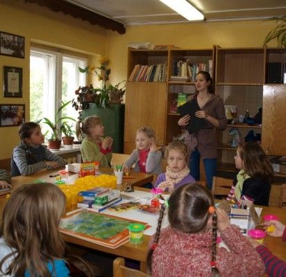 Moksleivių klube susirinkta į popietę apie spalvų reikšmę.