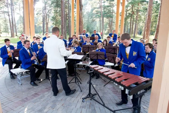 „Dūdų vasara“ Birutės parką praturtina užburiančiomis pučiamųjų melodijomis – nuotrauka 1