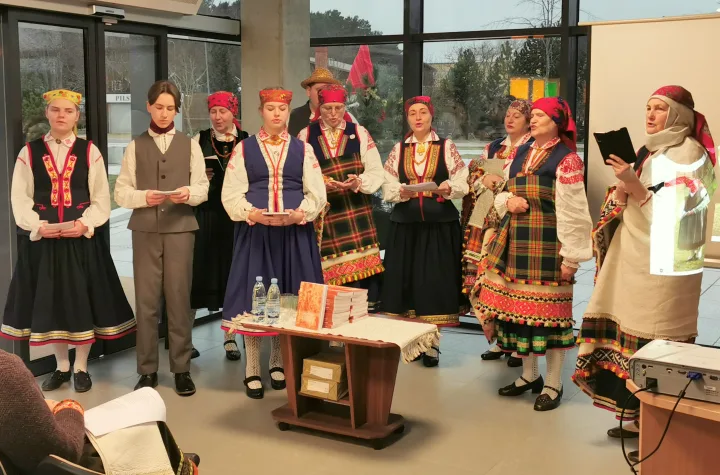 Latviškos knygos „Rucavos moterų pasakojimai“ pristatymas Šventojoje – nuotrauka 1