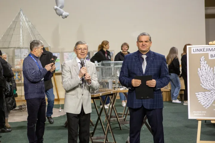 Tarptautinė paroda-edukacija „Skriskit balti balandžiai“ – žemę išsaugosime tik tada, kada jos padangėje švies saulė, o danguje skraidys balti balandžiai – nuotrauka 2