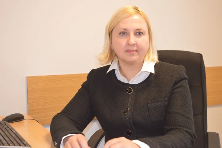 Vaiko teisių apsaugos skyriaus vedėjo pavaduotoja, laikinai einanti ir vedėjo pareigas Ilona Lingytė papasakojo apie Savivaldybės finansuojamą stovyklą, skirtą mažas pajamas gaunančių šeimų vaikams.