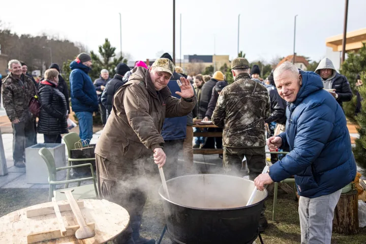 Šventojoje žiema išvaryta – Užgavėnės aidėjo skambiai (FOTO GALERIJA) – nuotrauka 4