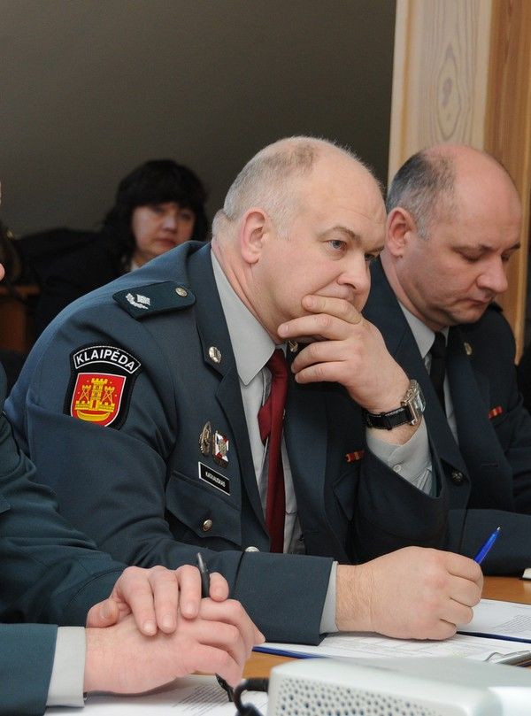 „O pavienių pamišėlių yra visur. Tikrai manau, kad mūsų lopšeliai-darželiai, mokyklos nėra labai saugūs”, – sakė Palangos policijos komisariato viršininkas Alvydas Katkauskas.