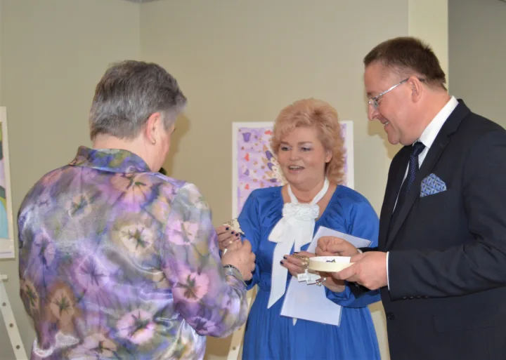 Savivaldybėje – bendruomenės „Palangos santarvė“ rankdarbių paroda „Palanga – mano miestas“ – nuotrauka 2