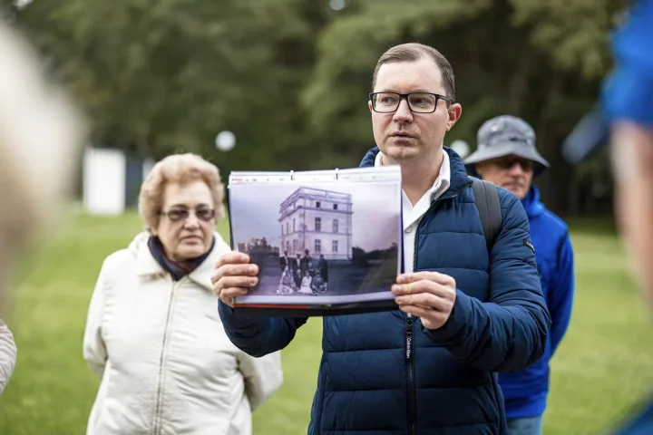 Senjorų savaitės ekskursijos po miestą su Mindaugu Surbliu. Fotografas A. Kazlauskas