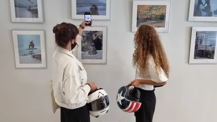 Bibliotekos interneto skaitykloje – Palangos senosios gimnazijos bendruomenės fotografijų paroda „Mano miestas“ (FOTO GALERIJA) – nuotrauka 4