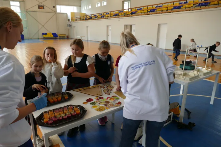 „Karjeros stotelė 2025. Pasirinkimų labirintai“ Šventosios pagrindinėje mokykloje – nuotrauka 5
