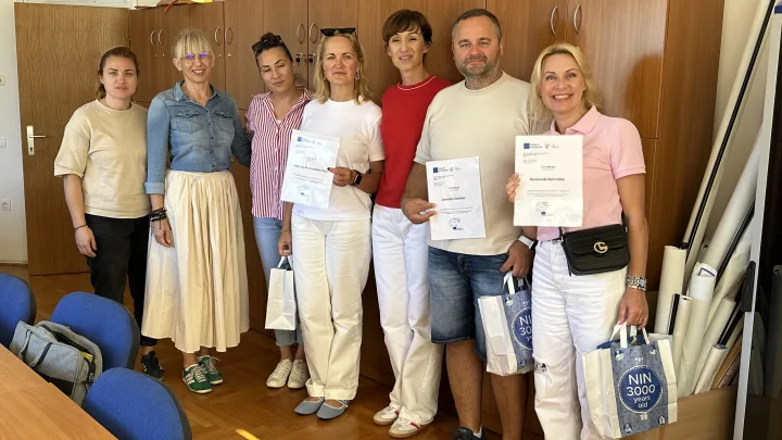 Viktorija Reimontaitė - Tham, anglų kalbos mokytoja, Osvaldas Valiukas, informacinių technologijų mokytojas ekspertas, Raimonda  Baltmiškė, anglų kalbos mokytoja metodininkė, su lektoriais ir mokytojais iš Kroatijos Nin miesto