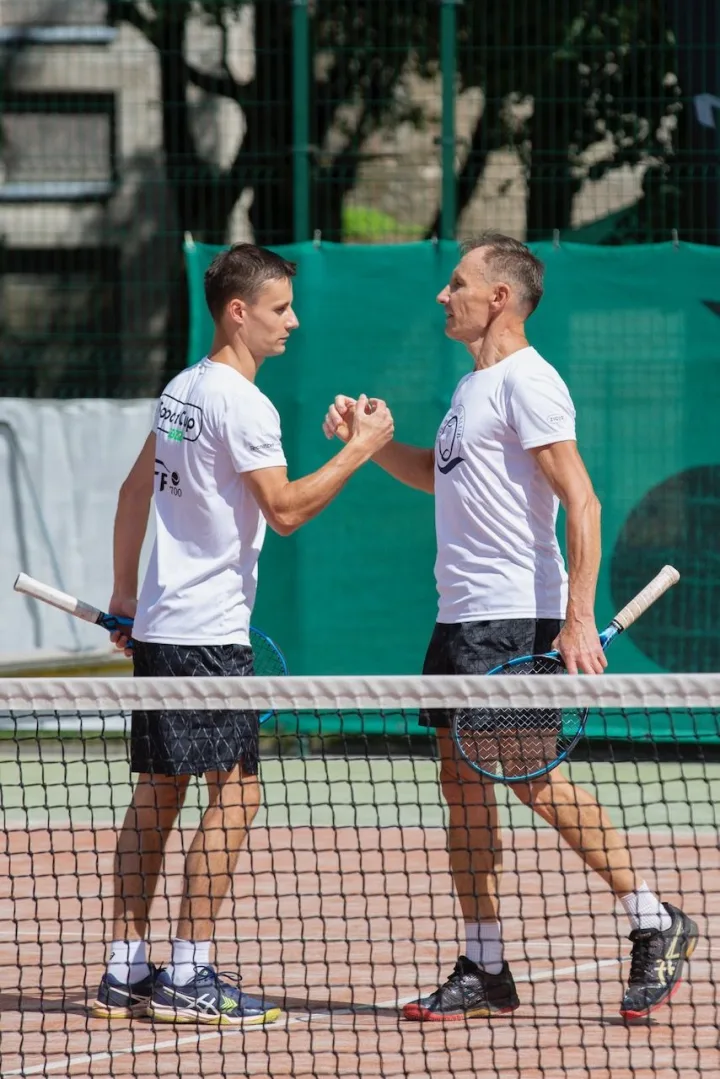 Palangoje vykusio teniso turnyro finale – įnirtinga šeimų dvikova – nuotrauka 4