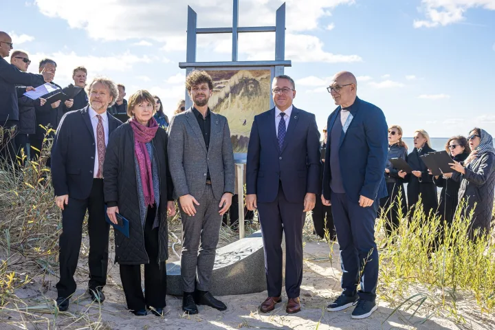 Palangoje įamžinta M. K. Čiurlionio dvasia – nuo šiol pajūryje sklando „Plaukiančio molberto žinia“ (FOTO GALERIJA) – nuotrauka 9