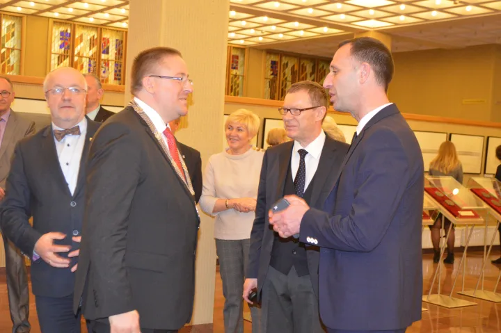 Palangiškių parodos atidaryme lankėsi daug garbingų svečių.