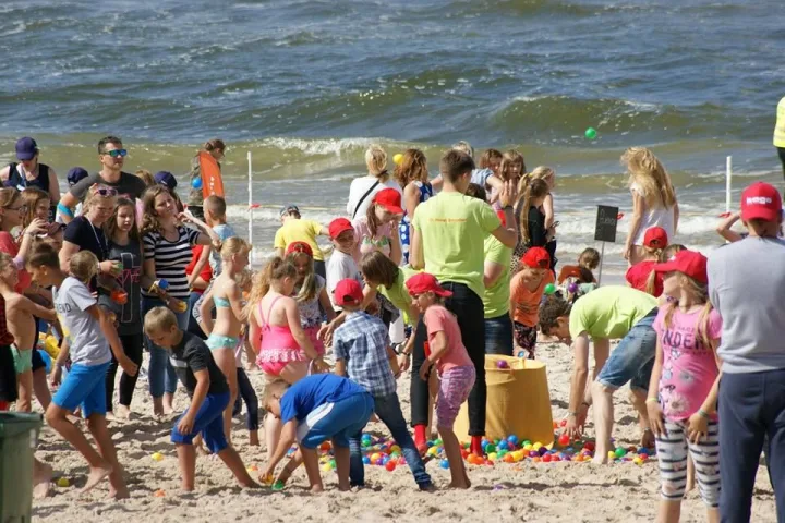 Palangoje per pusę tūkstančio vaikų pirmą kartą pasisveikino su jūra – nuotrauka 8