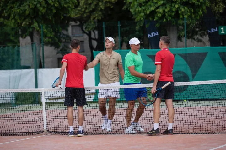 Palangoje vykusio teniso turnyro finale – įnirtinga šeimų dvikova – nuotrauka 2