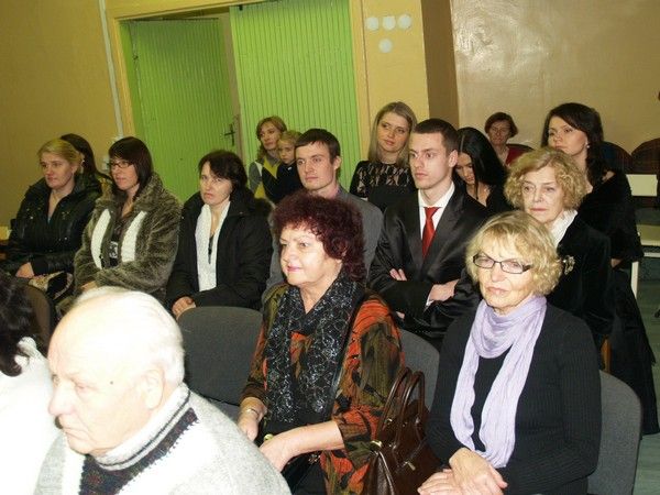 Palangos Moksleivių klubas tradiciškai visus vakar pakvietė į Advento popietę „Uždekime pirmą Advento žvakę”.