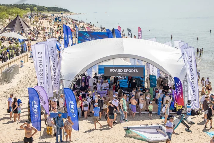 Palangoje įvyko pirmasis Vėjo festivalis: įžiebti atnaujinti Basanavičiaus gatvės ir Palangos tilto šviestuvai (FOTO GALERIJA) – nuotrauka 4