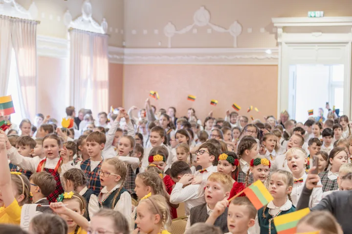 X Respublikinis lietuviškų dainų ir šokių festivalis–konkursas „Gimtinė": tradicijų šventė, suvienijusi 320 vaikų bendrystei – nuotrauka 1