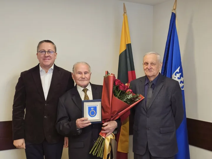 Žinomam Palangos pedagogui Algimantui Želviui sukako 90 metų – nuotrauka 1