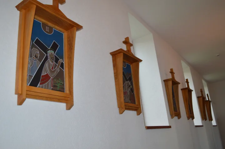 Palangiškės menininkės Gražinos Oškinytės-Eimanavičienės kurtos stacijos.