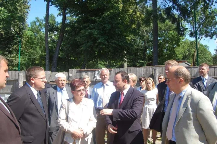 Kurhauzo atstatymas „pajudėjo” po vyriausybės išvažiuojamojo posėdžio 2011-ųjų vasarą.