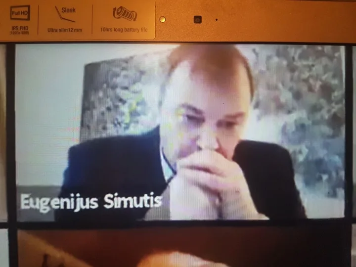 Per Tarybos posėdį nuotoliniu būdu rūkęs Palangos miesto Tarybos narys Eugenijus Simutis: „Nervai jau nelaiko“