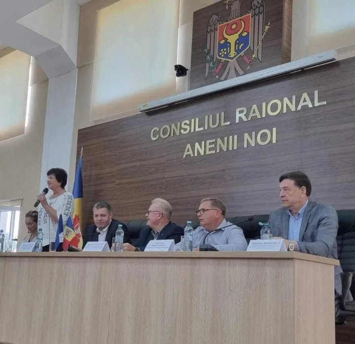 Palangiškis Seimo narys Mindaugas Skritulskas su kitais parlamentarais Moldovoje, besirengiančioje referendumui dėl narystės ES, pristatė Lietuvos pasiekimus – nuotrauka 1