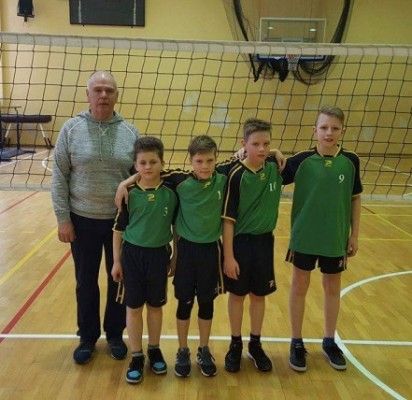 Nuotraukoje: komandos treneris Rimas Švanys, žaidėjai Edgaras Serapinas, Henrikas Mordvinukas, Ignas Baranauskas ir Justinas Židanavičius.