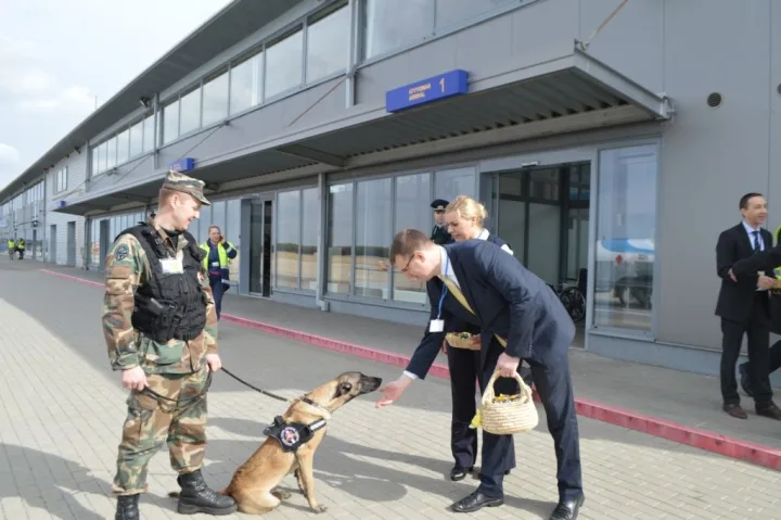 Pasieniečių šuo Tarybos nario Vaidoto Bacevičiaus neaplojo...