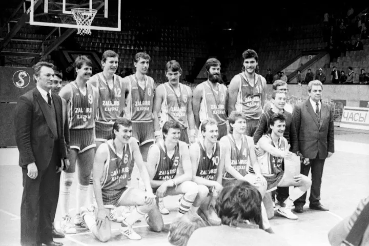 Legendinio Kauno „Žalgirio“ krepšininko tėvai gyvenimo saulėlydžiui pasirinko Palangą (SKAITYKITE VISĄ STRAIPSNĮ LAIKRAŠTYJE "PALANGOS TILTAS") – nuotrauka 1