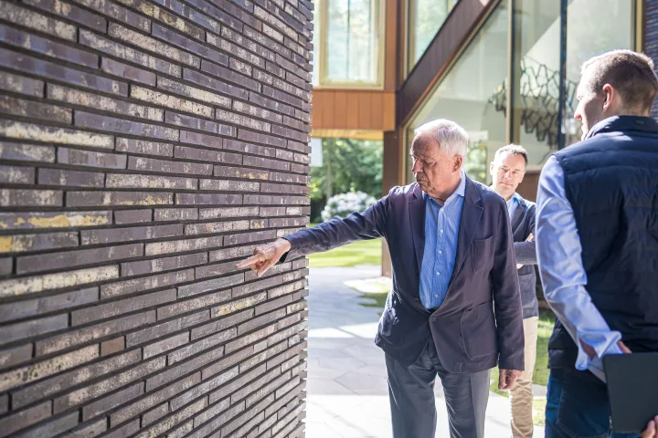 Proproproprosenelio gamintos plytos sugulė švedų karaliaus rūmuose, o verslo paveldėtojo – architekto Donato Rakausko projektuose Palangoje – nuotrauka 1