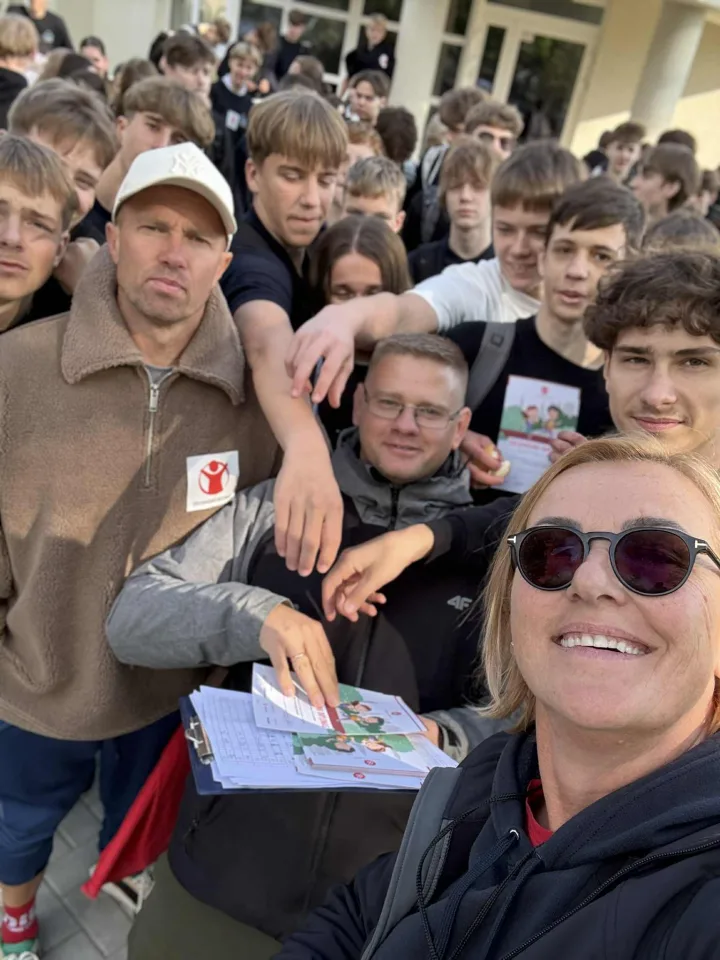 Daugiau nei 250 Palangos senosios gimnazijos mokinių dalyvavo Solidarumo bėgime (FOTO GALERIJA) – nuotrauka 8